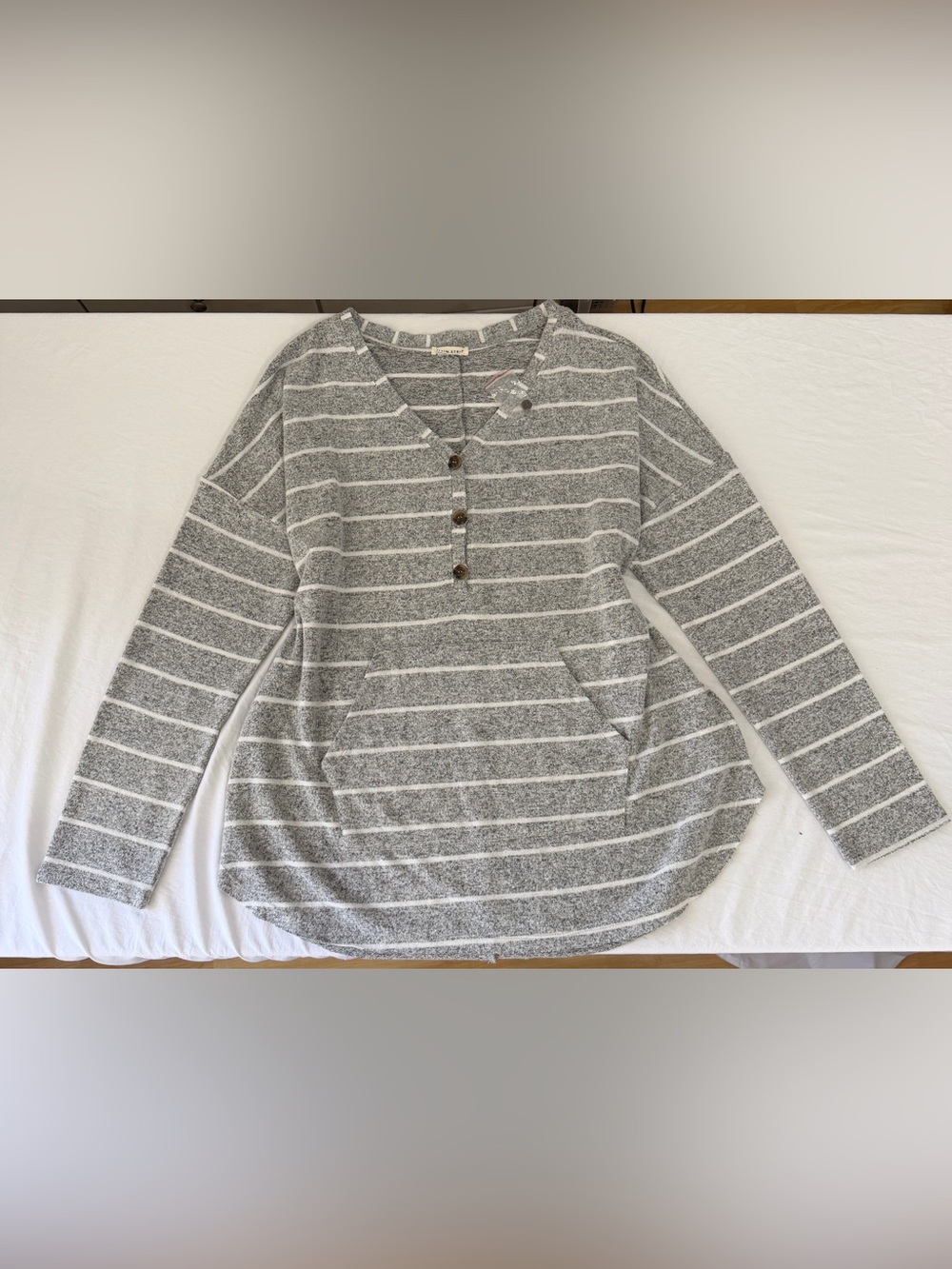 NWT Main Strip Gray and White Striped Long Sleeve Henley Top XL/1XL